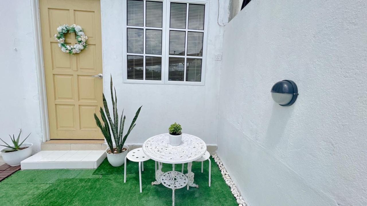 Helena'S Studio Suite Gerik Exterior foto