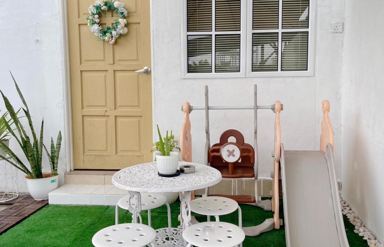 Helena'S Studio Suite Gerik Exterior foto